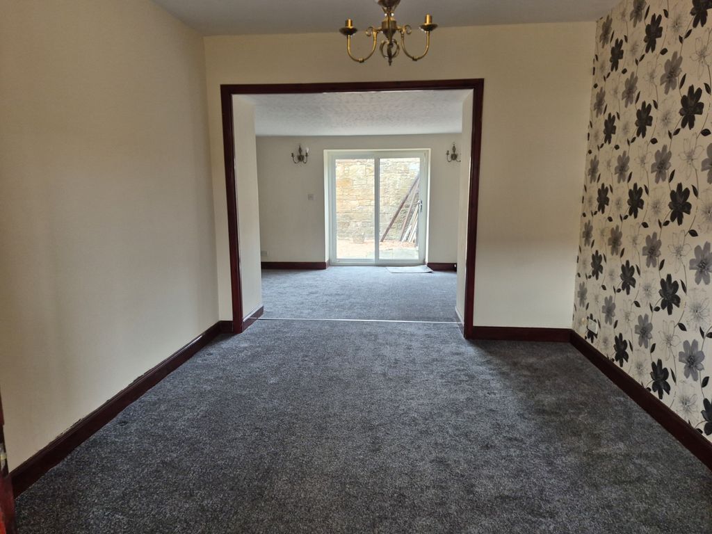 Property photo 3 of 20 Lounge To Family Or Dining Room