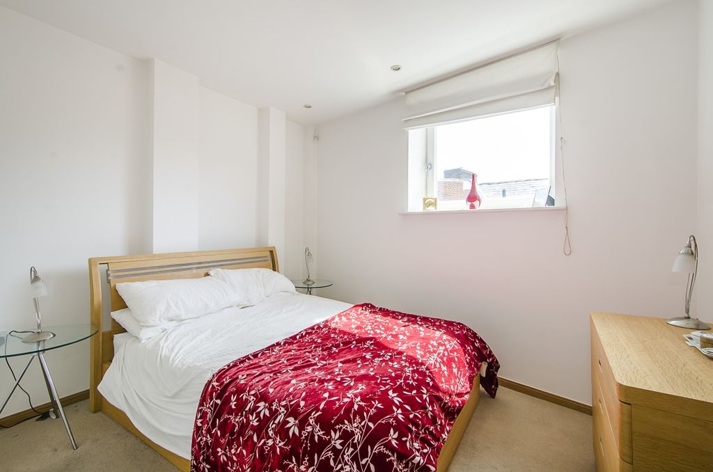 Property photo 2 of 8 Master Bedroom