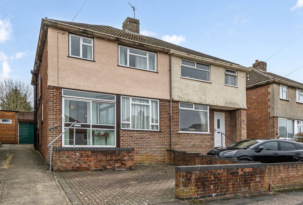 Property photo 2 of 9 1415253-12-6995c7...