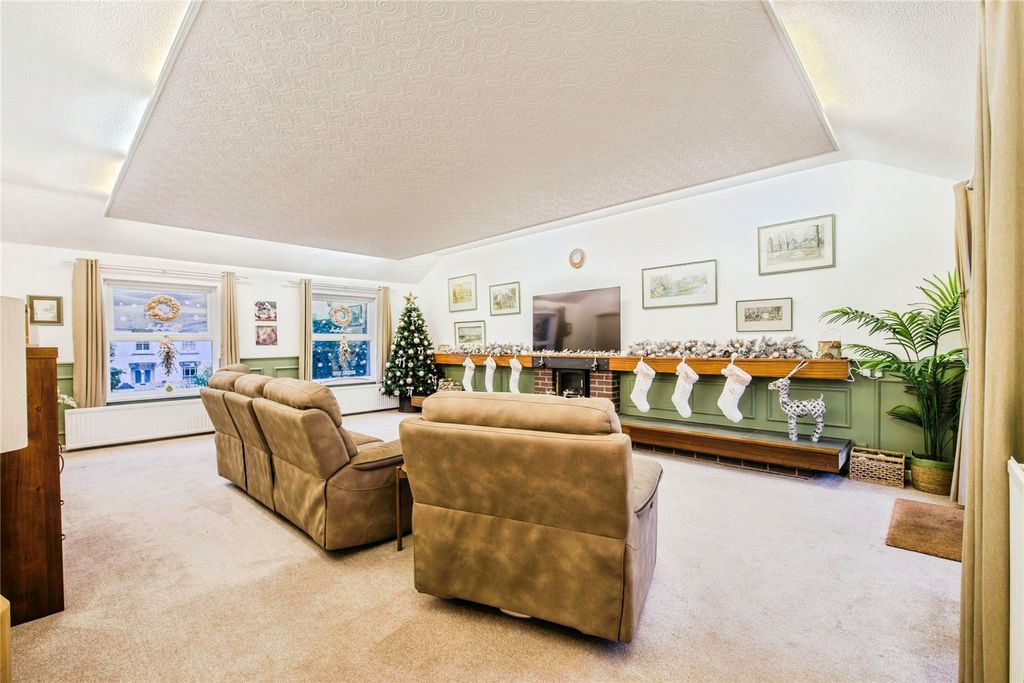 Property photo 3 of 27 Picture No. 14