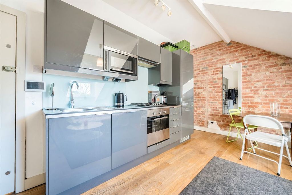 Property photo 3 of 4