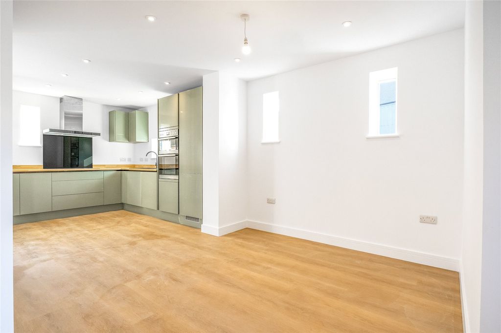 Property photo 2 of 11 Picture No. 09