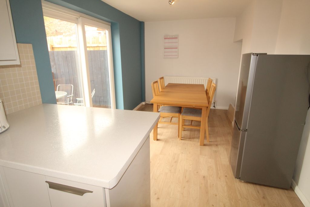 Property photo 3 of 9 Kitchen Diner