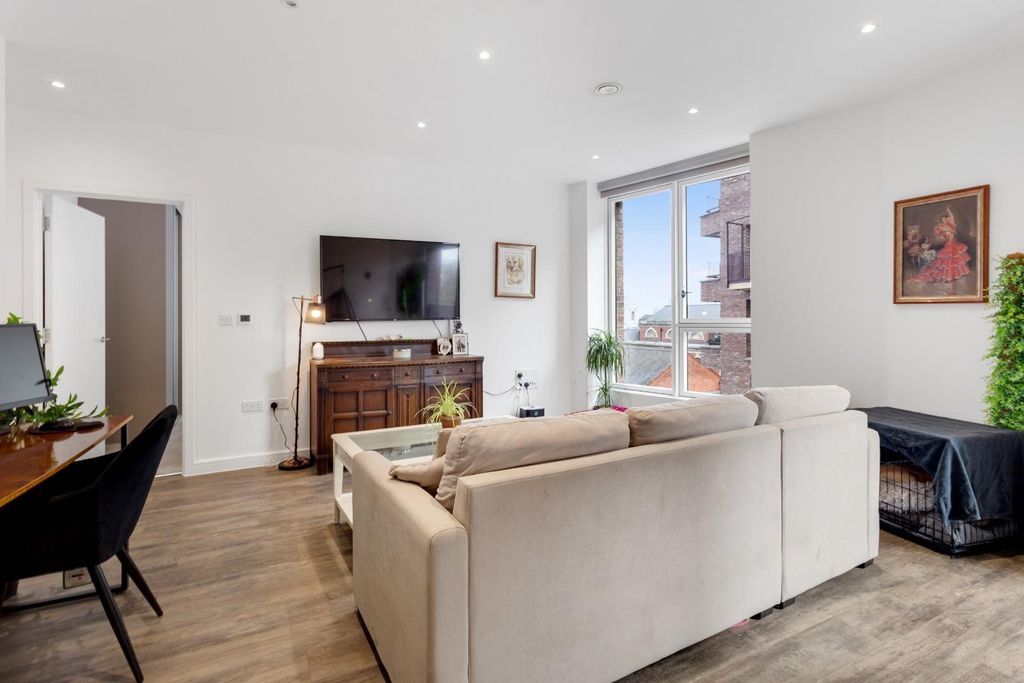 Property photo 2 of 14 Reception