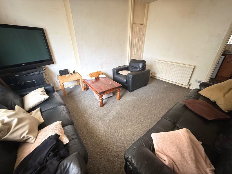 Property photo 3 of 9 Lounge