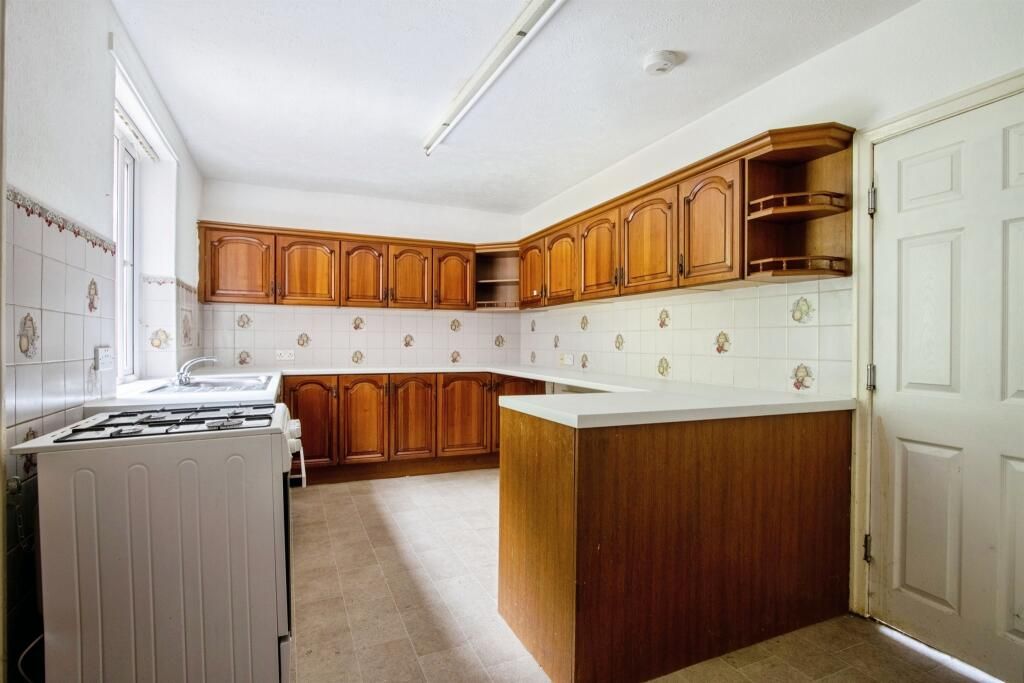 Property photo 3 of 13 Bedroom 1