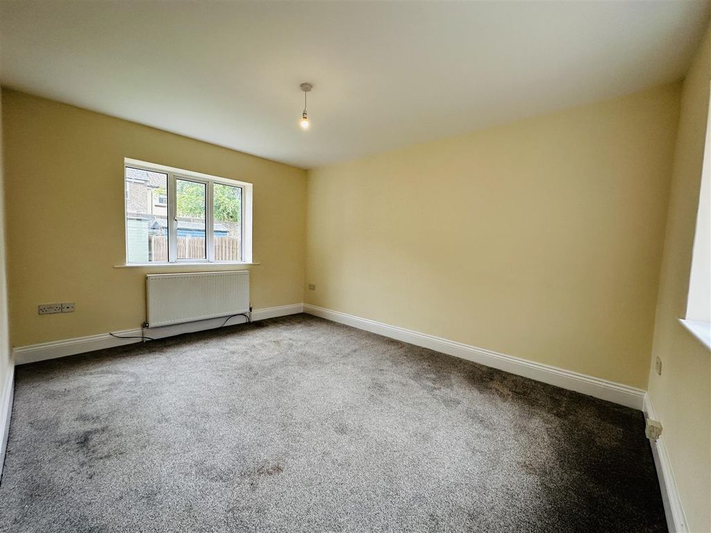 Property photo 3 of 16 Lounge.Jpg