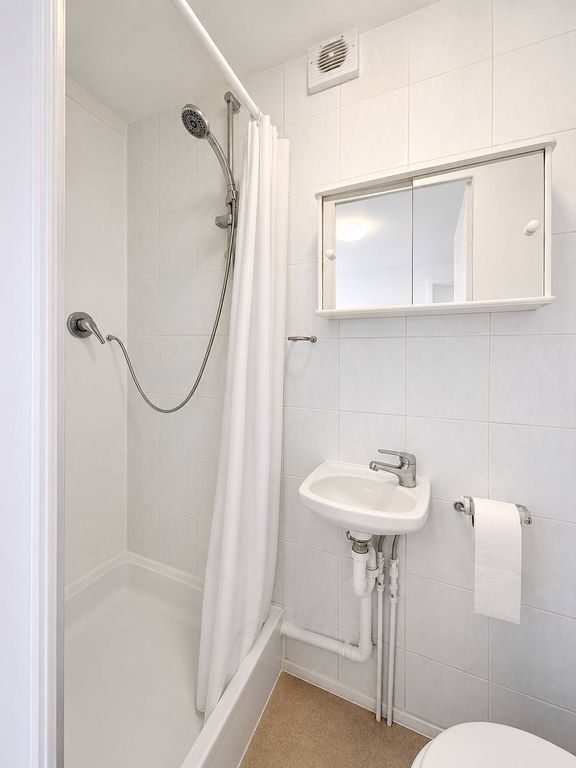 Property photo 3 of 6 Gallery