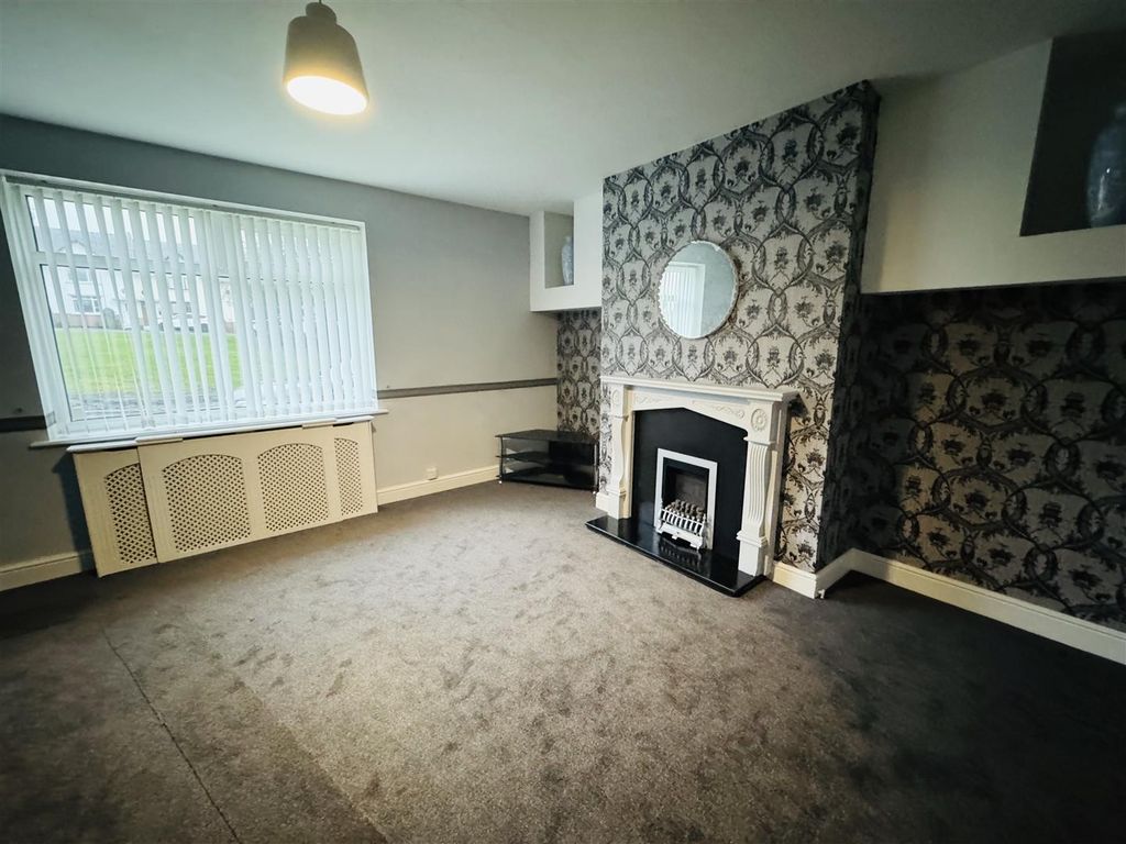 Property photo 2 of 9 Lounge