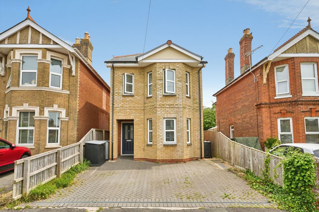 Property photo 1 of 19