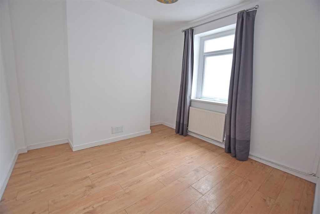 Property photo 3 of 13 Dining Room.Jpg