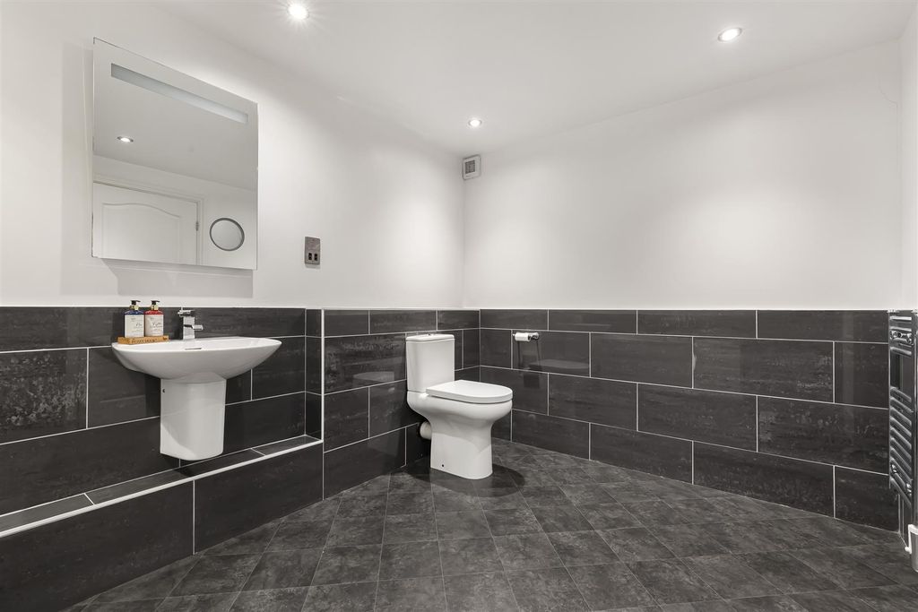 Additional image 16 of 4 bed detached house for saleBen Rhydding Road, Ilkley LS29