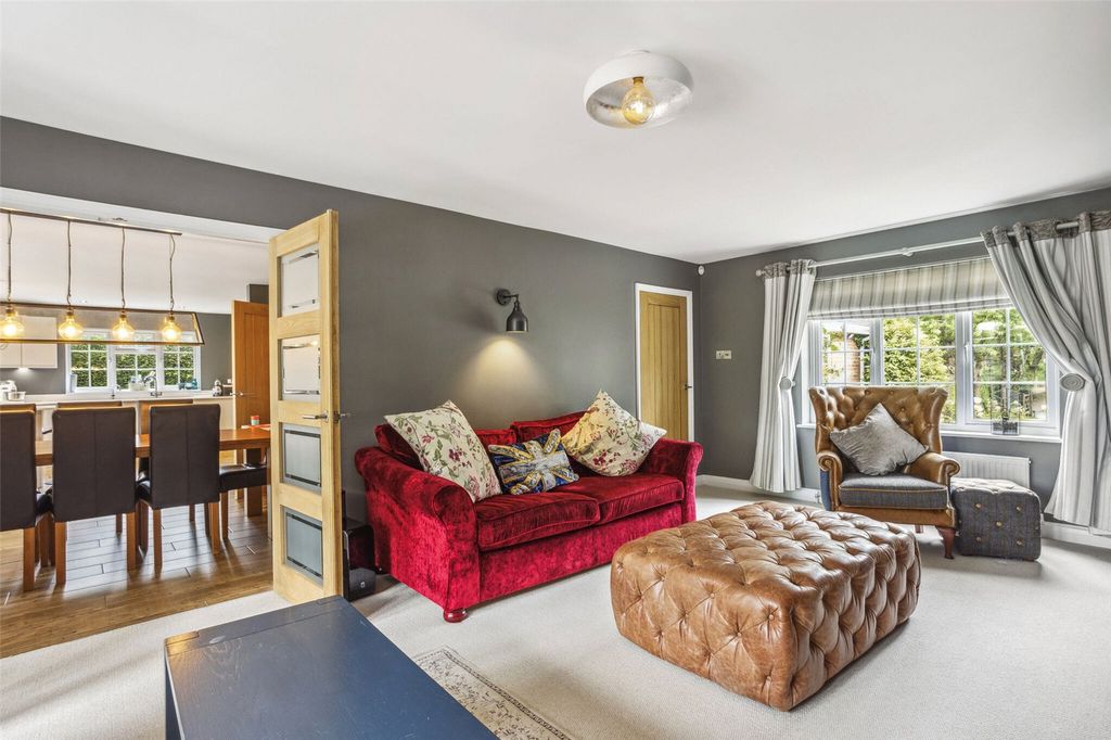 Property photo 3 of 24 Picture No. 02