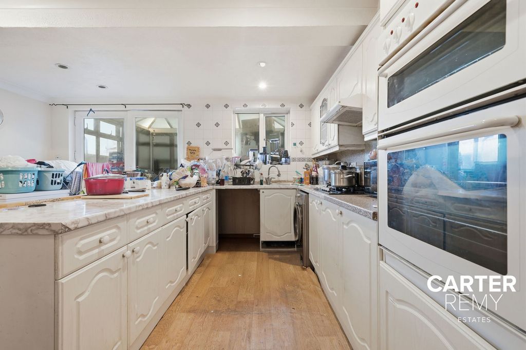 Property photo 3 of 21