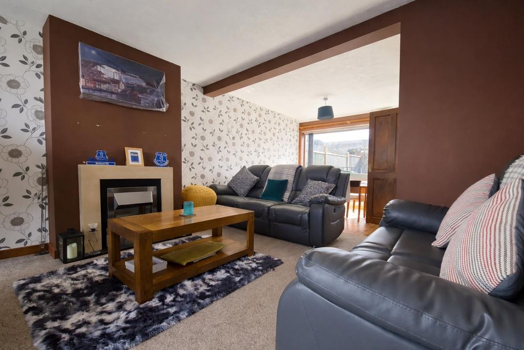 Property photo 2 of 19 19.Png