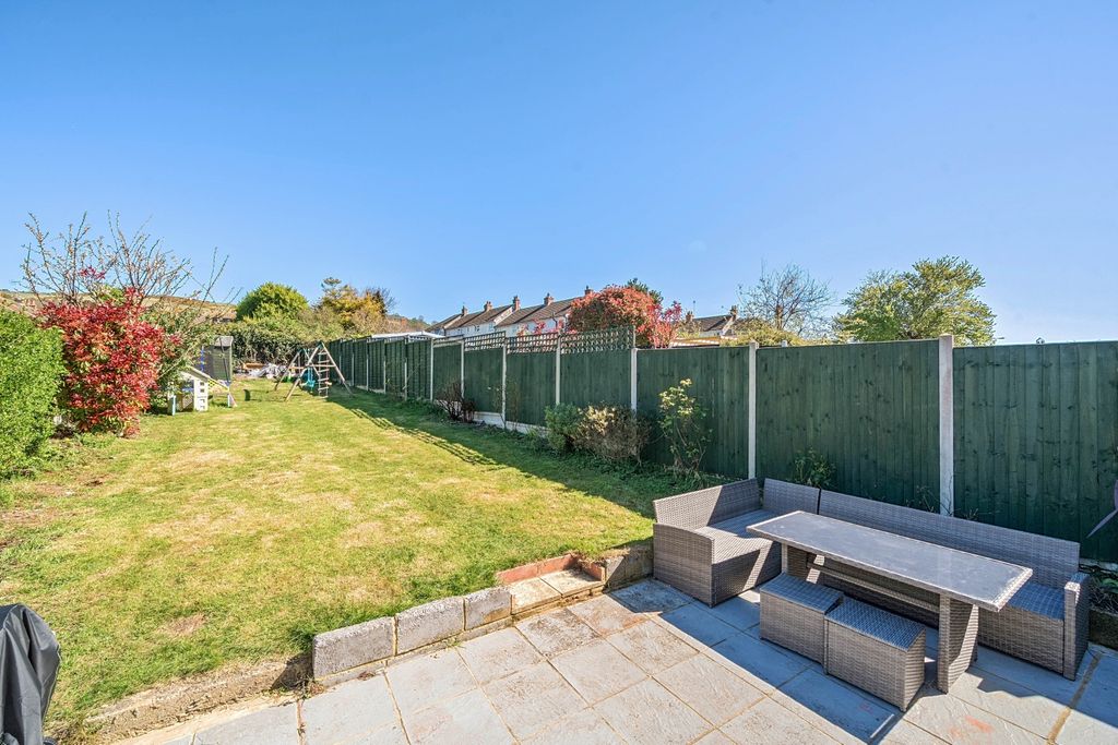 Property photo 3 of 19 Garden