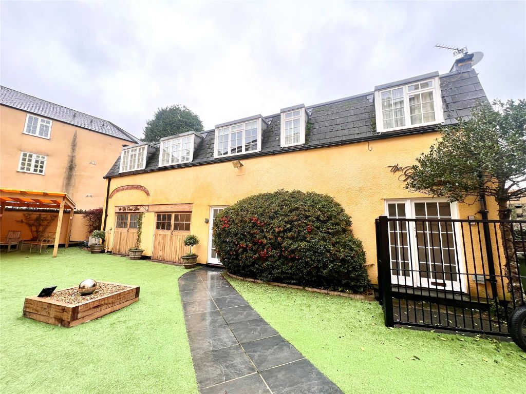 Property photo 1 of 6 Garden House