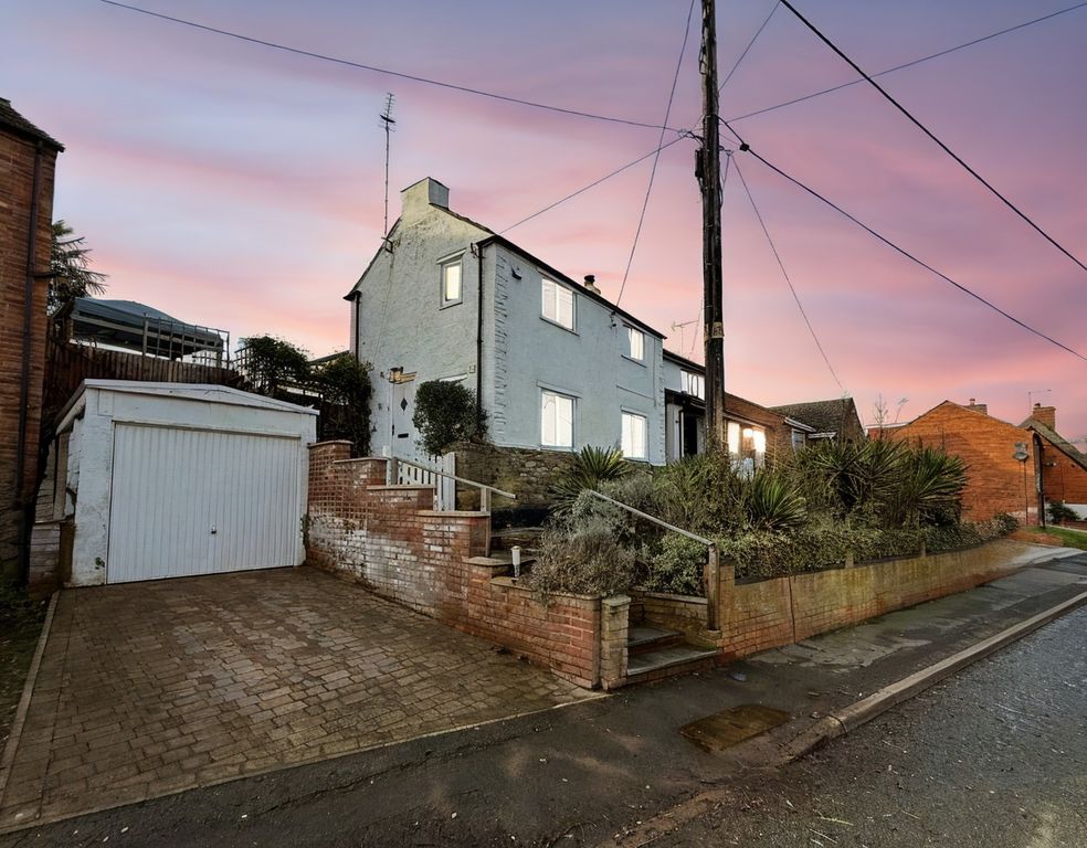 Property photo 1 of 43 4572202