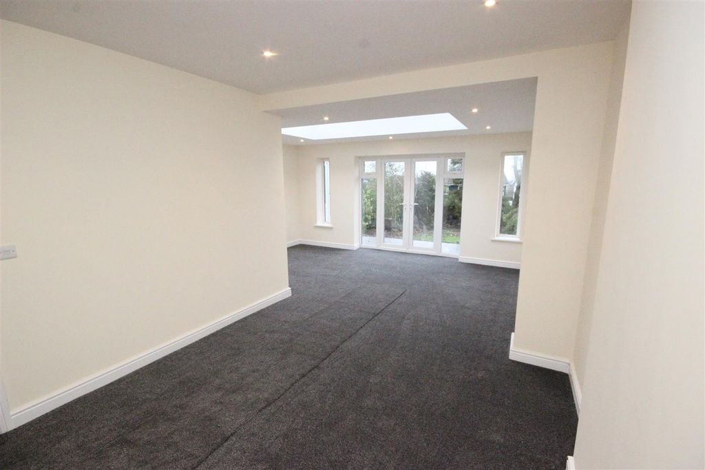 Property photo 3 of 13 Lounge 1.Jpg