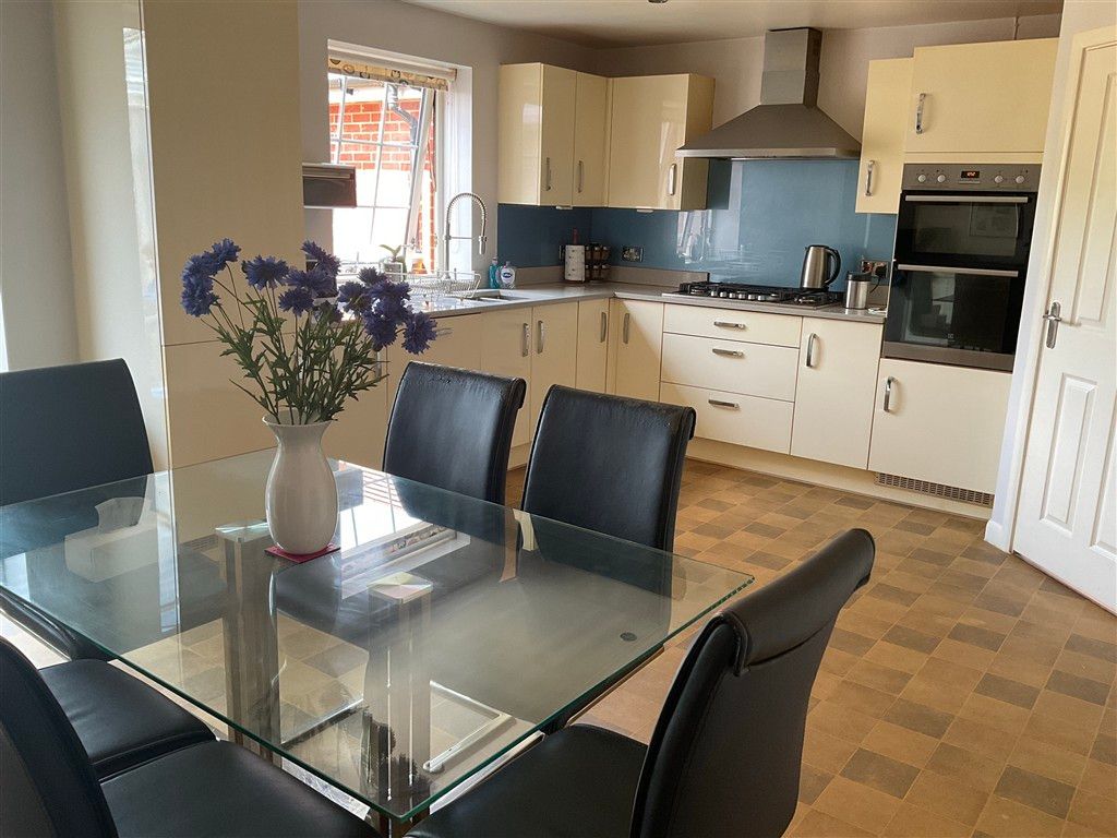 Property photo 2 of 8 Kitchen Dining 2