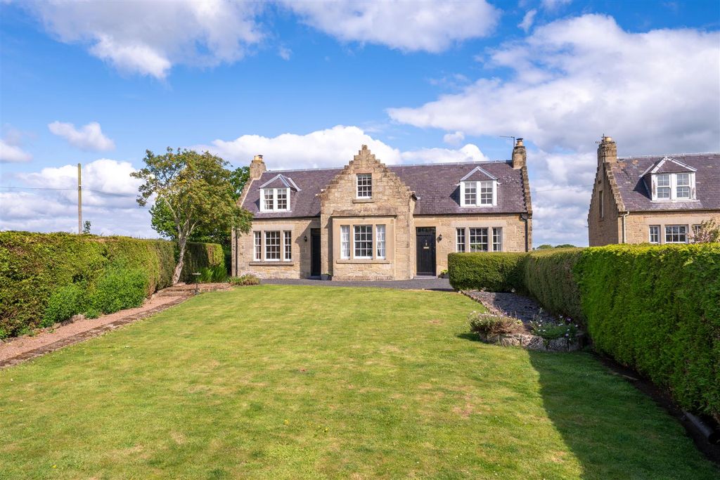 Property photo 2 of 26 1_Swinton_Bridge_End_Farm_Cottage-02.Jpg