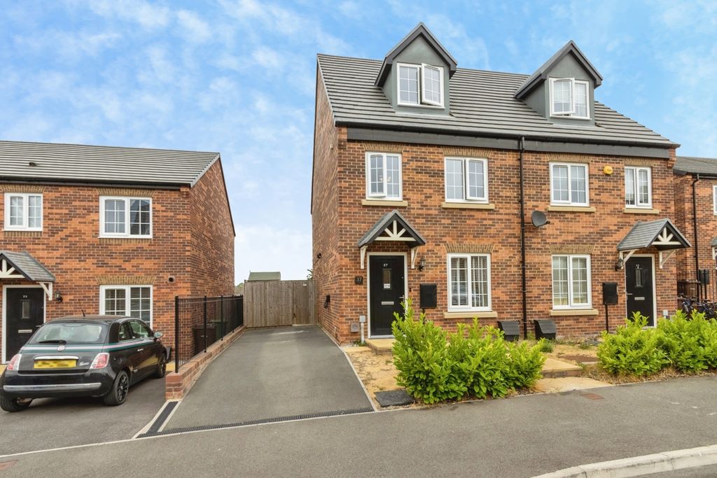Property photo 1 of 17 Pbox-Img.Jpg