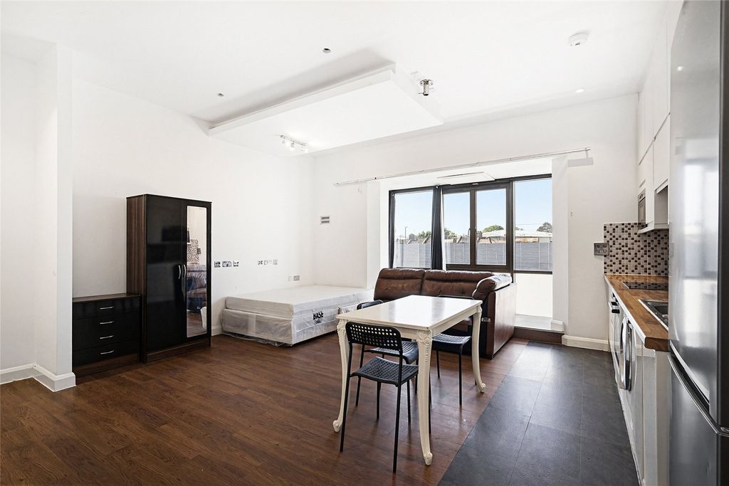 Property photo 2 of 8 Picture No. 03