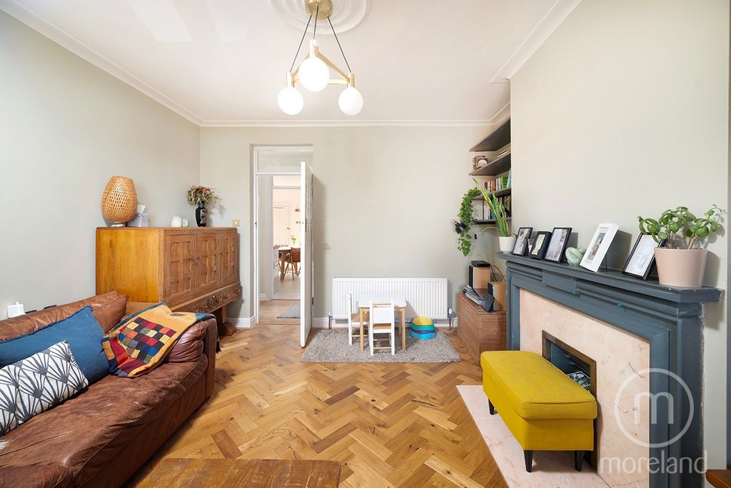 Property photo 3 of 12 2852044