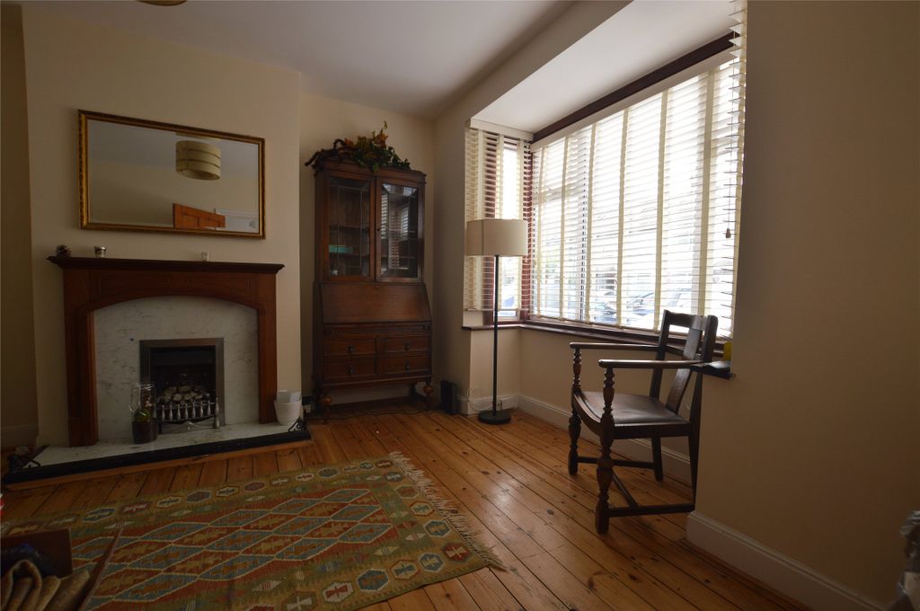 Property photo 2 of 15 Picture No. 33