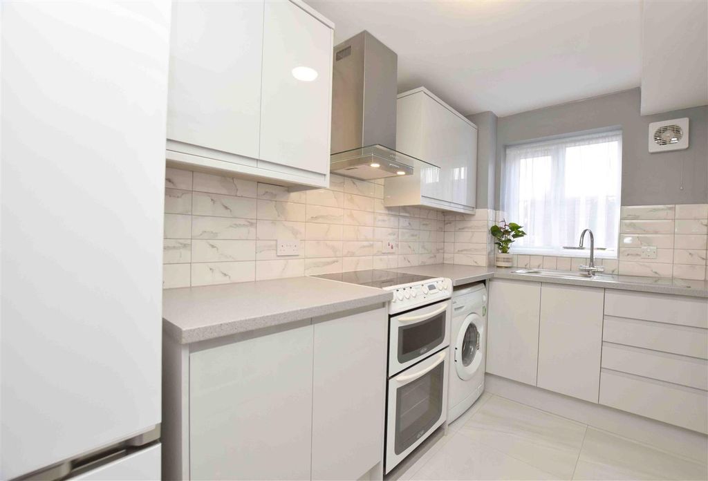 Property photo 2 of 7 Property Photo