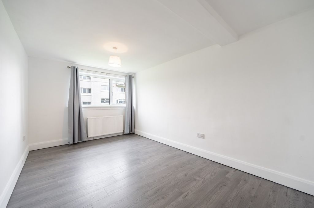 Property photo 2 of 13 Picture No. 01
