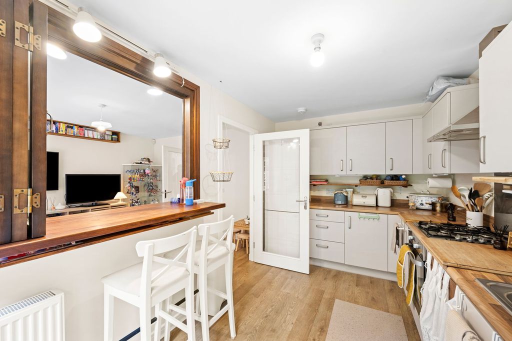 Property photo 3 of 21