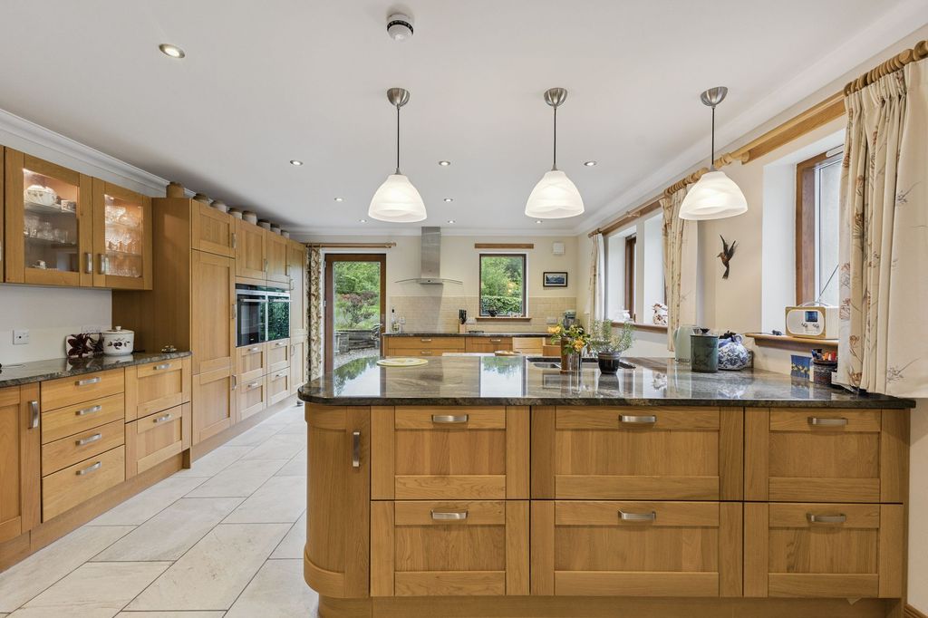 5 bed detached house for saleKilry, Blairgowrie PH11 photo 5