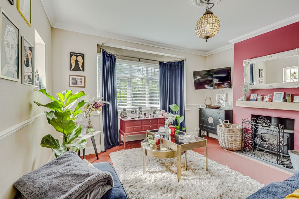 Property photo 2 of 34