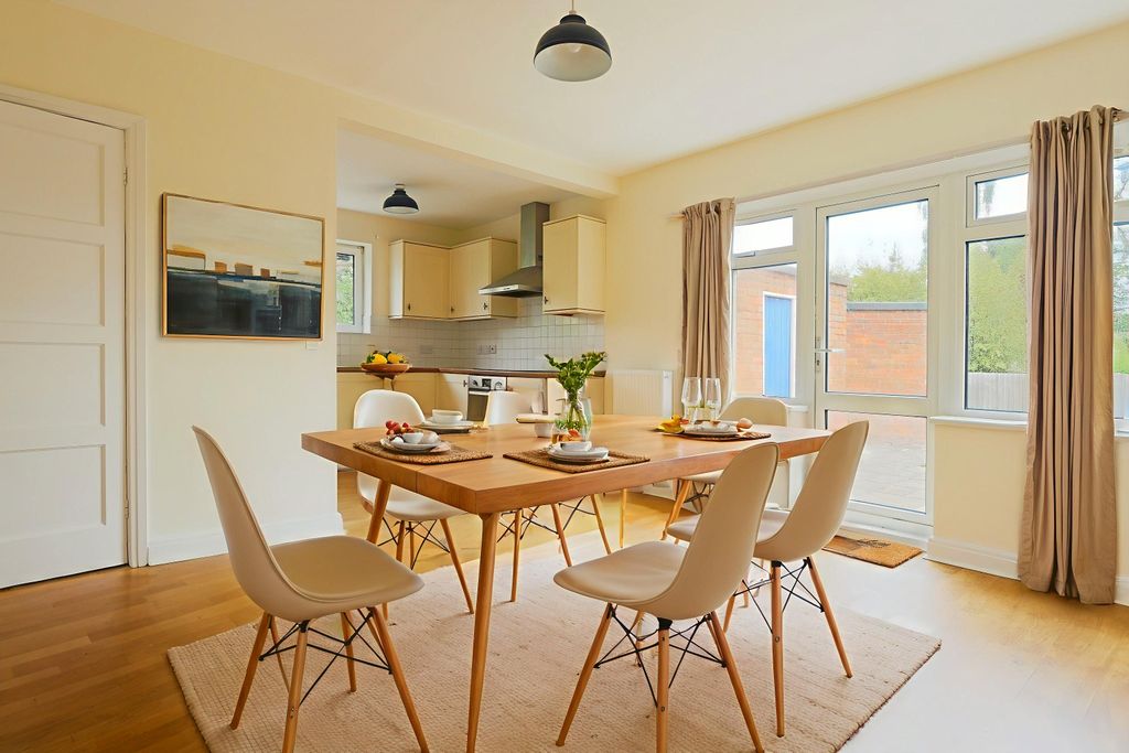 Property photo 2 of 16 3935806