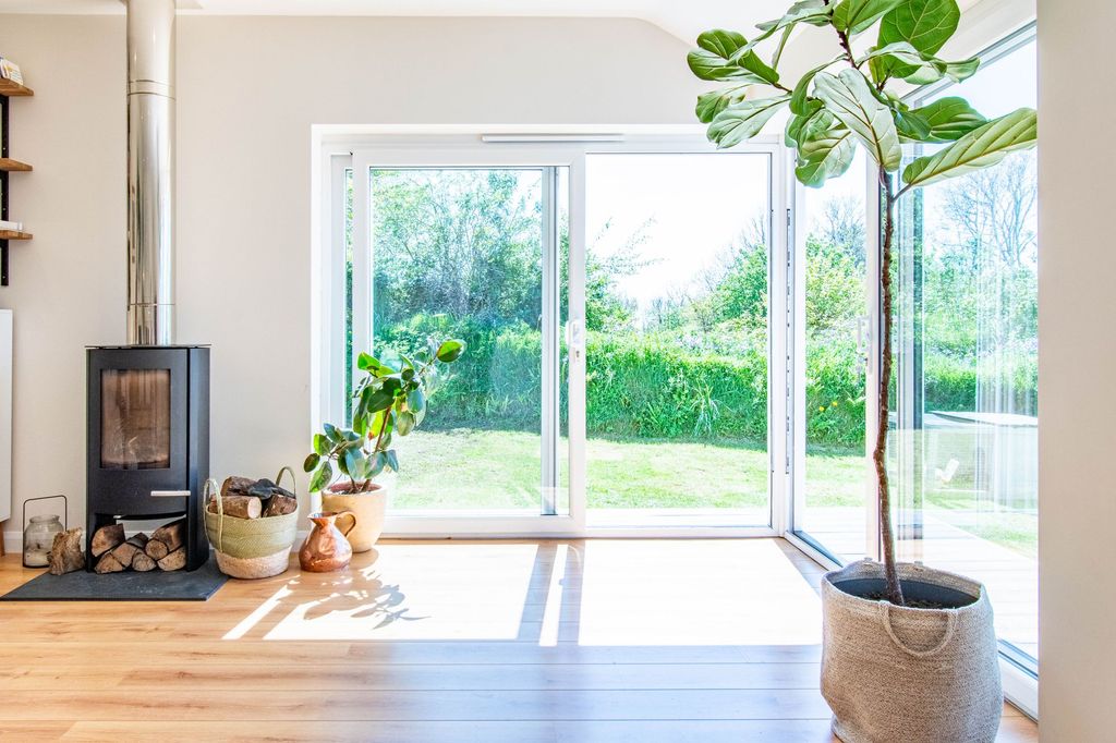 Property photo 2 of 26