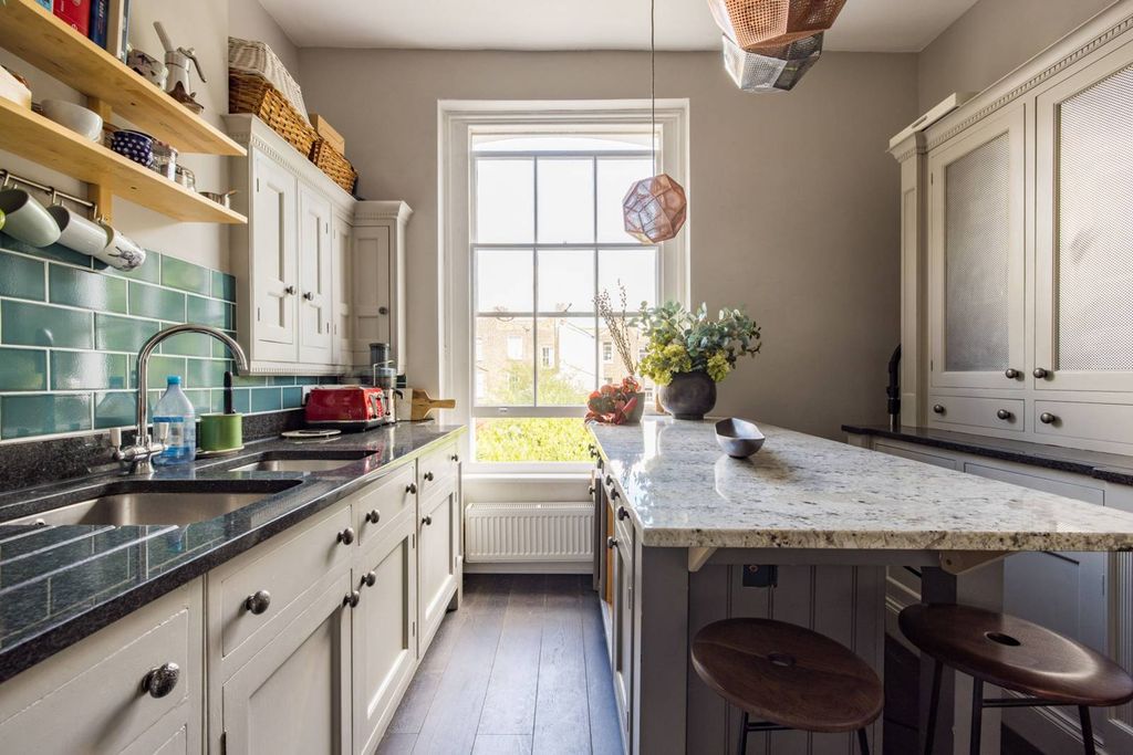 Property photo 2 of 26