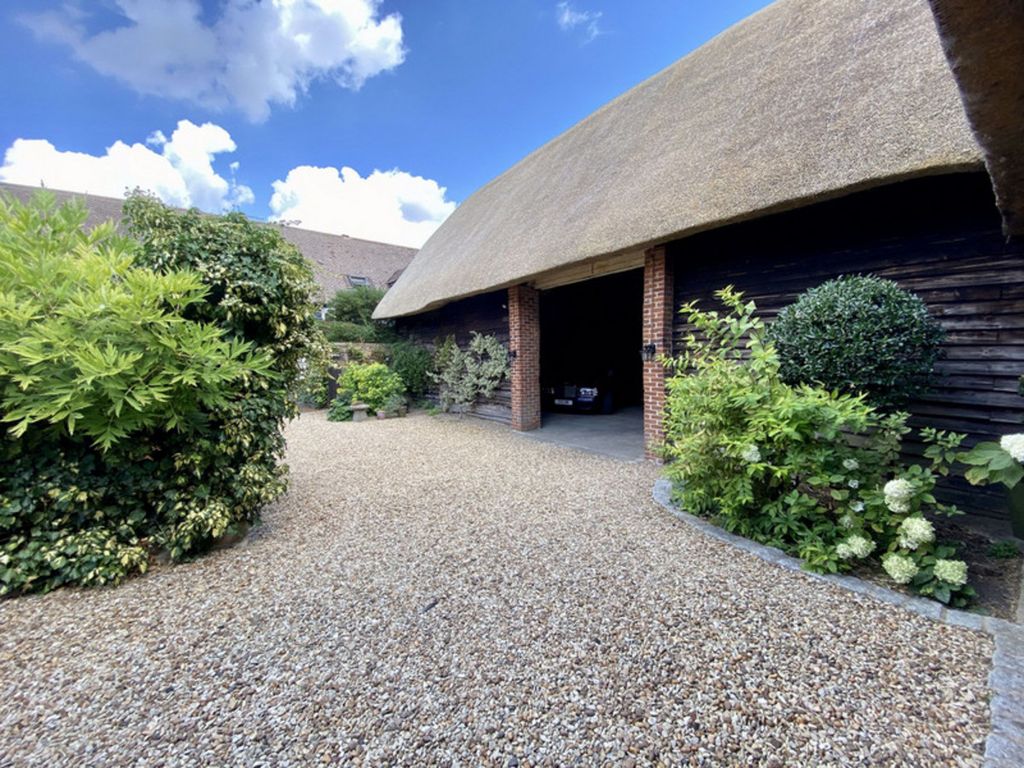 Property photo 3 of 40