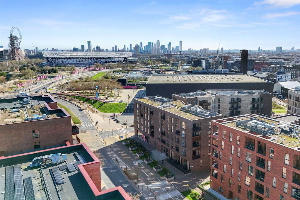 Property photo 2 of 19 External