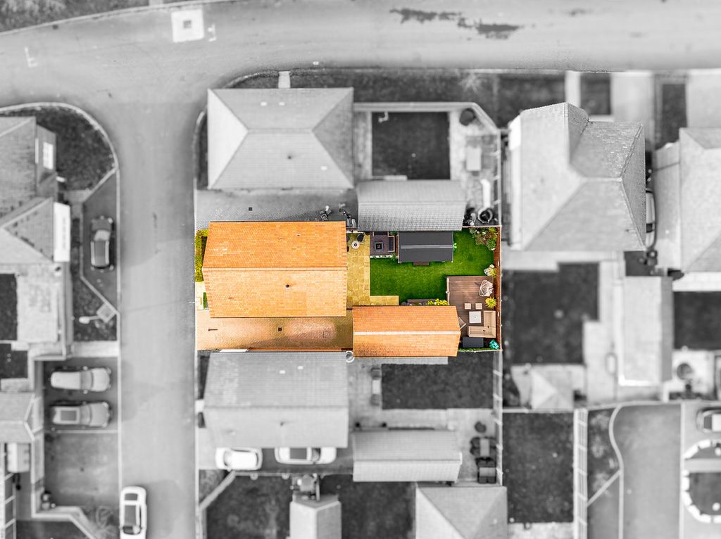 Property photo 2 of 35