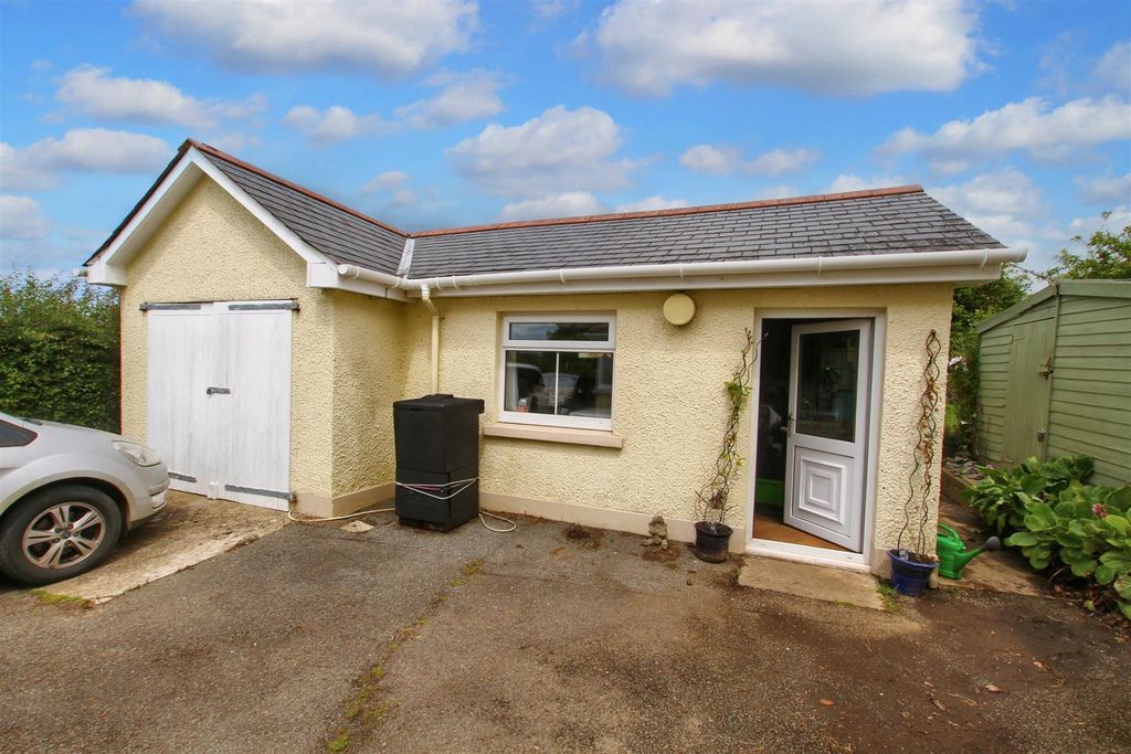 Property photo 2 of 58 Detached Overflow Accommodation