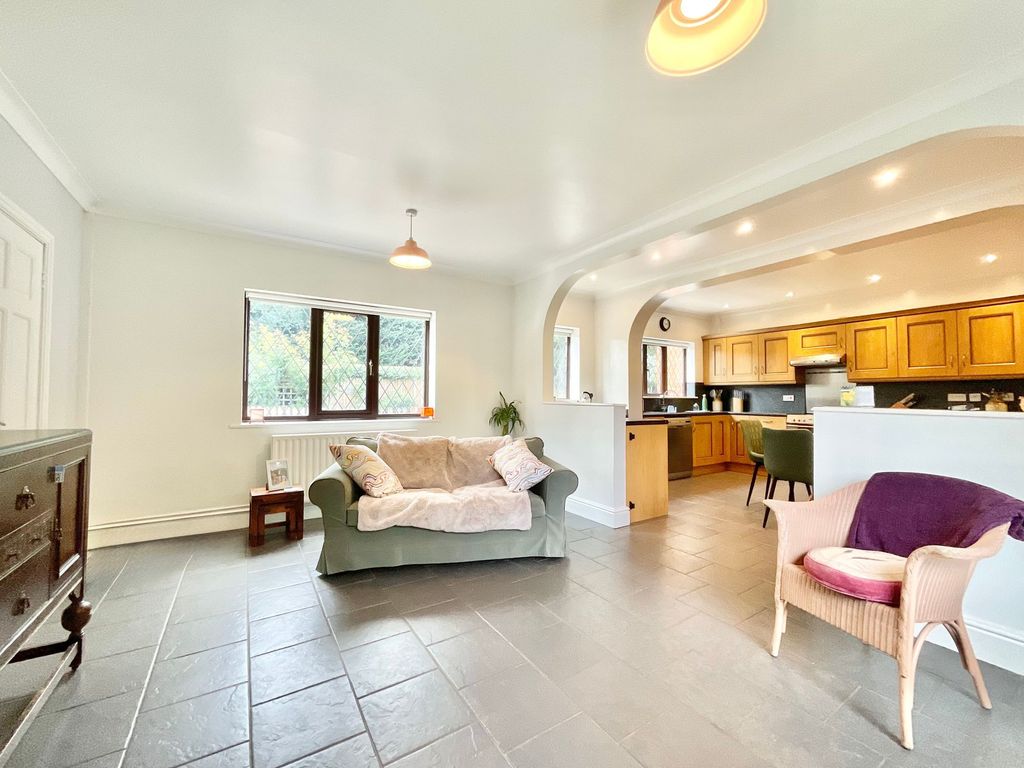 Property photo 2 of 21