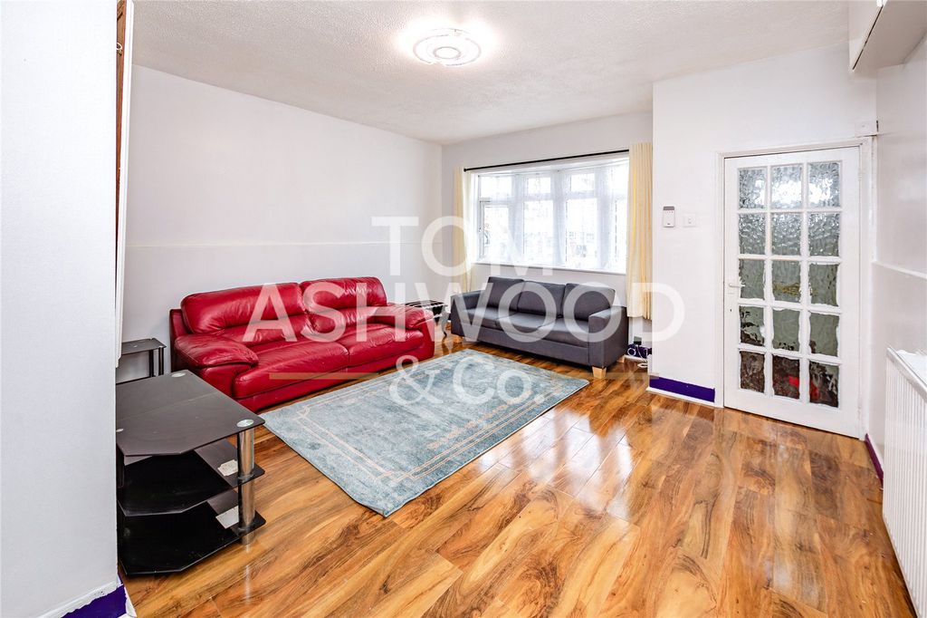 Property photo 2 of 17 Picture No. 05