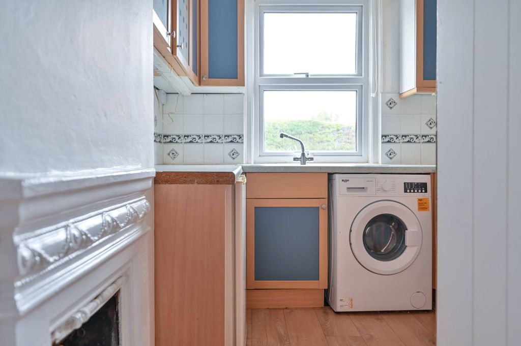 Property photo 2 of 8