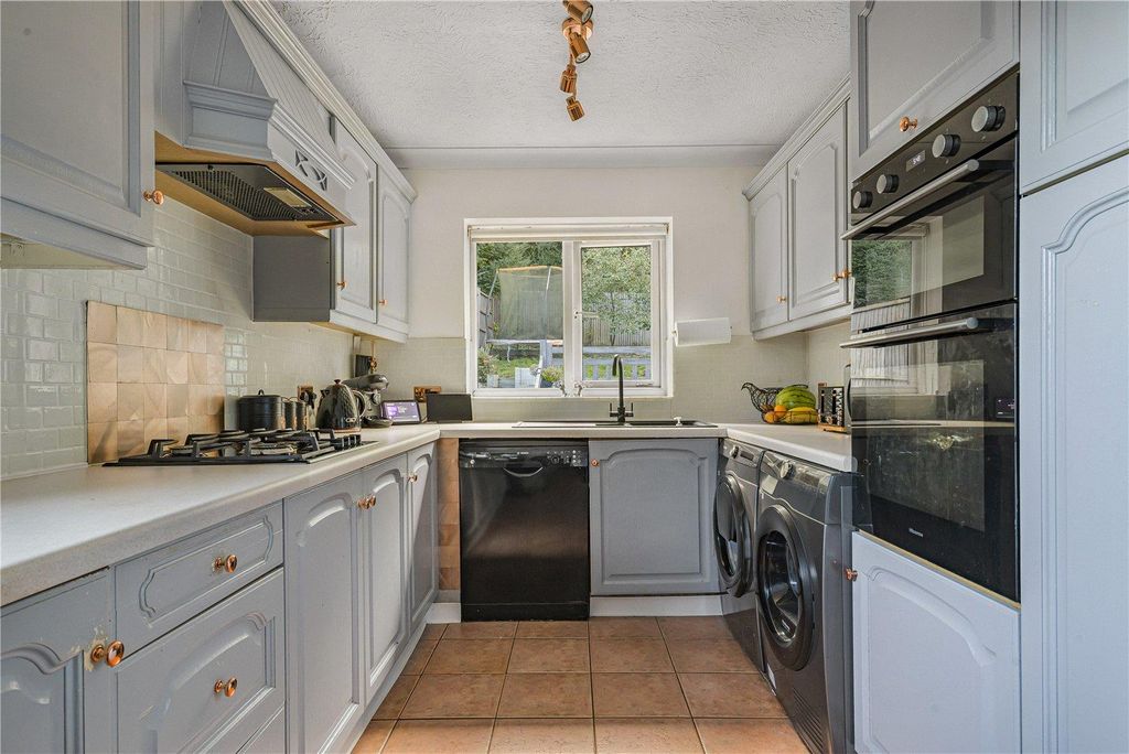 Property photo 2 of 19 Picture No. 10