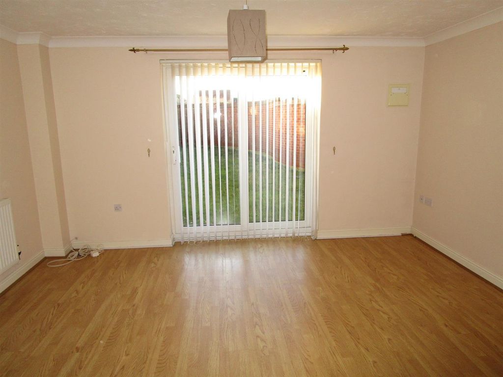 Property photo 2 of 2 9 Regan Close Lounge.Jpg