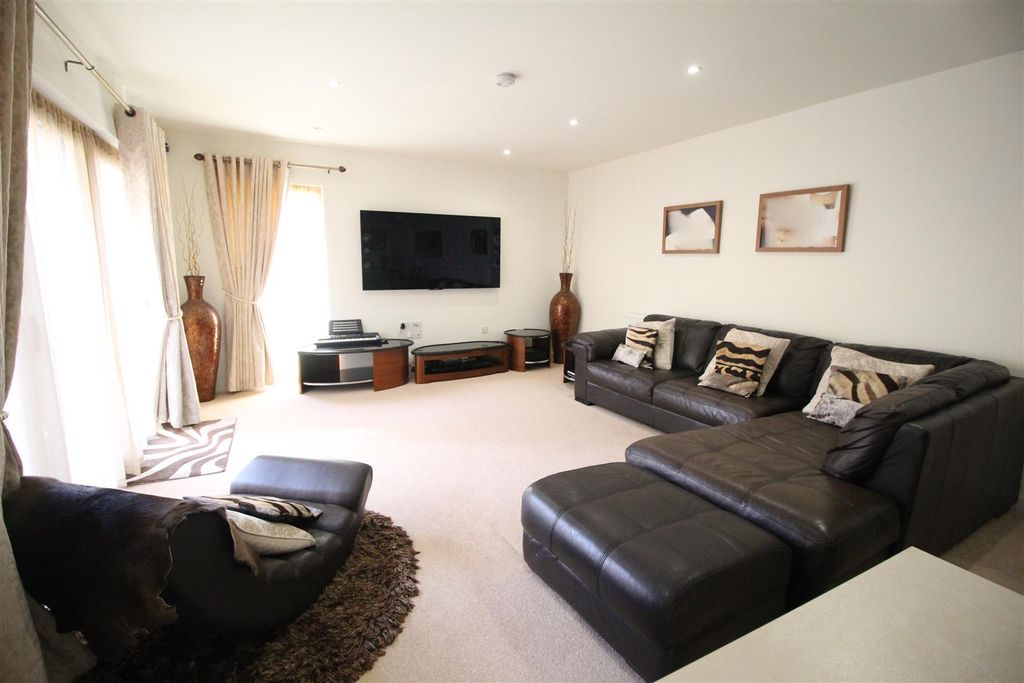 Property photo 2 of 17 2.P.Jpg