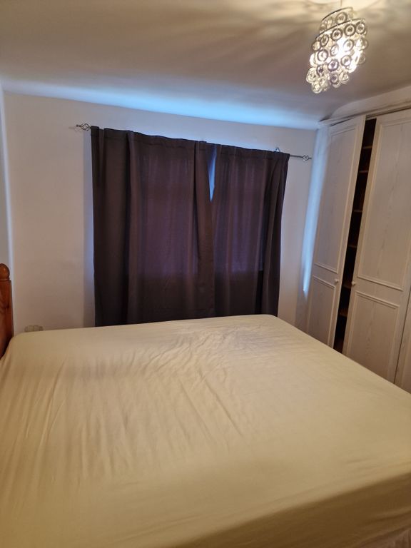 Property photo 2 of 5 Bedroom