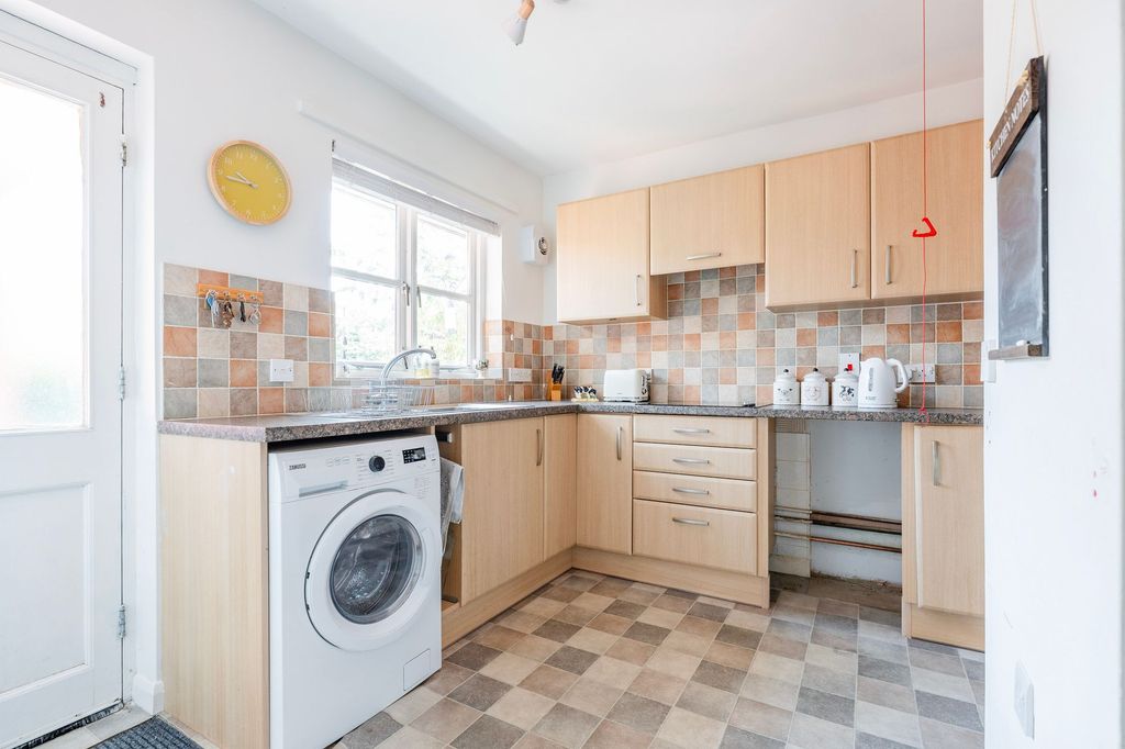 Property photo 2 of 16