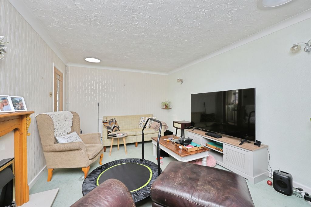 Property photo 2 of 18 Image